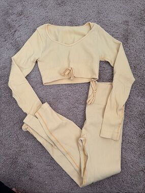 Ribbed Long-Sleeve Crop Top & High-Waist Legging Set - Cream